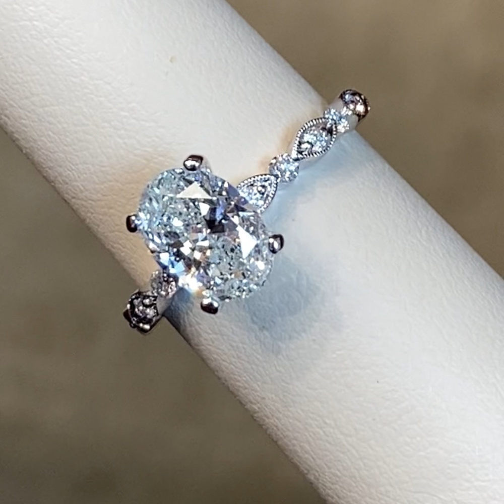 14k white gold, 1.5 ct natural diamond ring, alternating marquise band